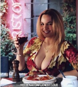 Acronopia Busty Curvy Body Bisexual Big Ass Girl Caucasian