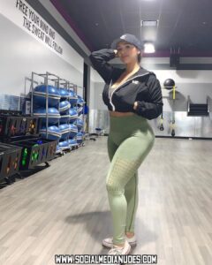 Esmeralda Coronado Huge Breasts Curvy Body Huge Ass Thick