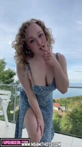 Sarahcalanthe Bisexual Busty Big Ass Blue Eyes